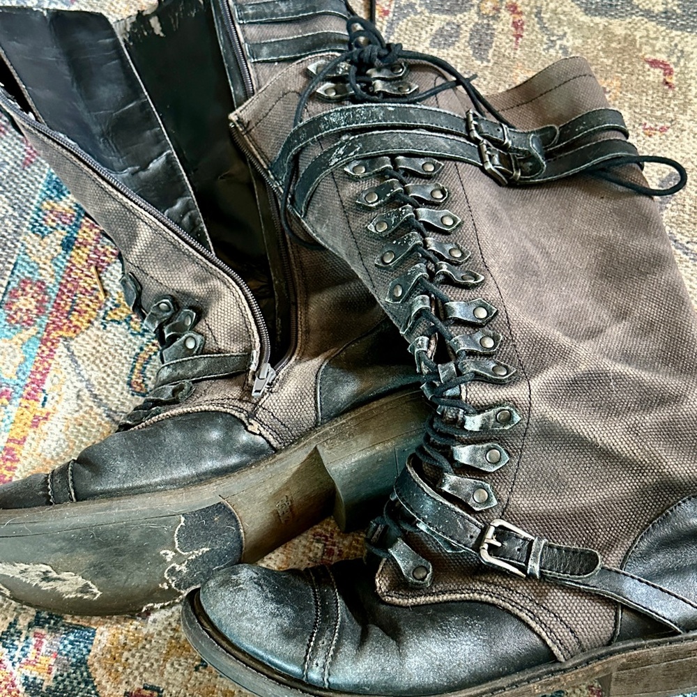 ZIGI Girl Talia Black Lace Up Boots - Picture 8 of 13